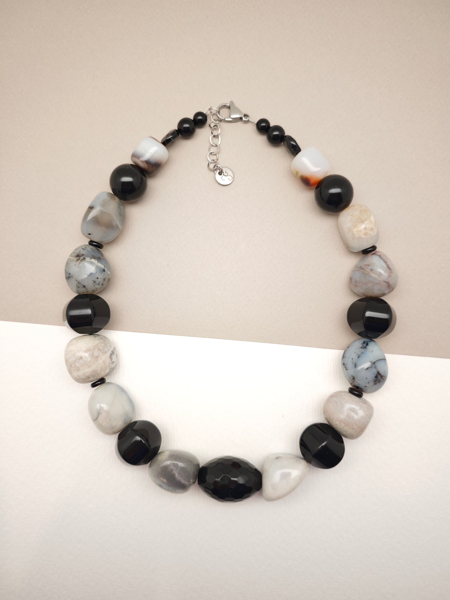 Collier Agate noire et grise