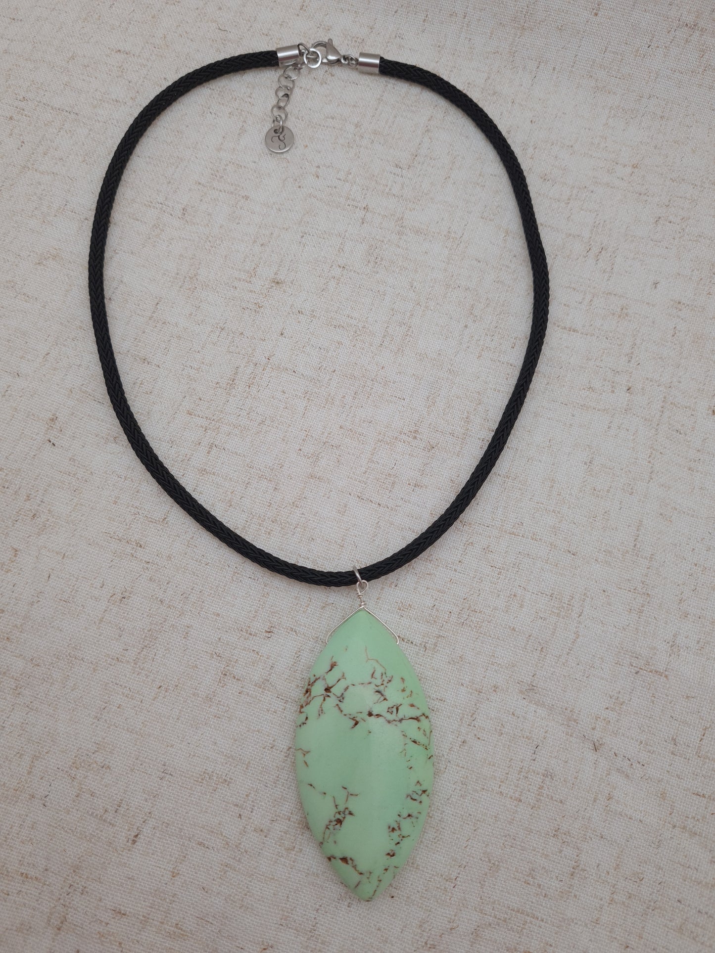 Collier Howlite verte