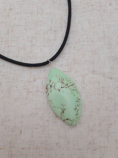 Collier Howlite verte